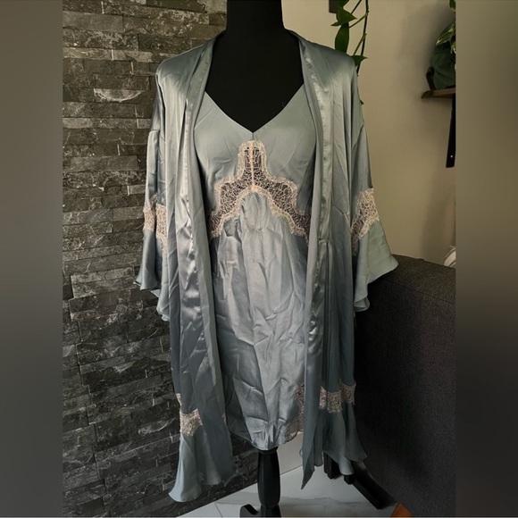 Victoria secret slip set - Picture 3 of 3